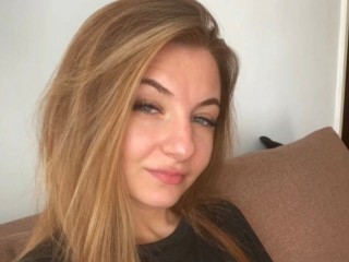 Chat with ARYIANAAx live now!