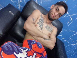 1 on 1 live sex chat with Joseph050 on bi guys cam