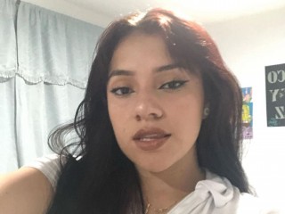 Indexed Webcam Grab of EmilyVelvetGB