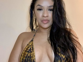 GoddessJolieXO webcam