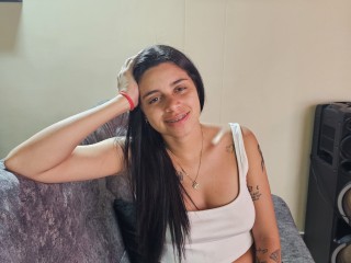 Angelabom24 webcam