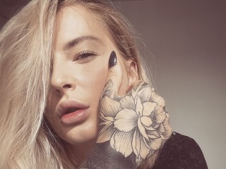 UKSkyeWinters - Streamate Tattoo Young Footjob Girl 