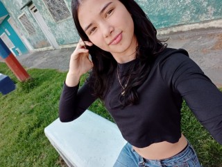 LizzieSweetie - Streamate Teen Deepthroat Piercing Girl 