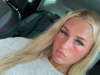 PrettiestPrincess69 - Streamate Teen Deepthroat Piercing Girl 