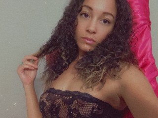 LeoNii nude live cam