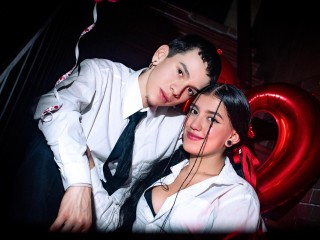 ViolettAndNicolas's Streamate show and profile