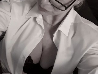 Elly49 on Streamate