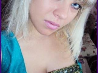 Indexed Webcam Grab of Elle_blond