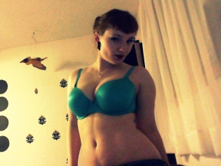 Indexed Webcam Grab of Lucialuscious