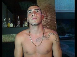 Indexed Webcam Grab of Colombianbull