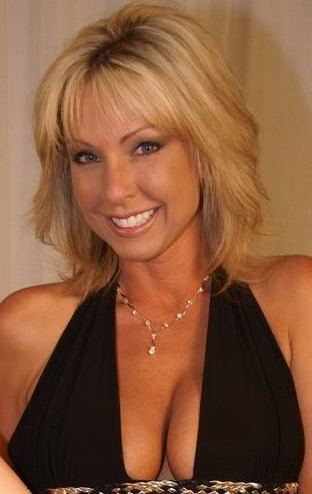 NaughtyAlysha webcam girl as a performer. Gallery photo 2.