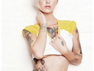 Kleio webcam girl as a performer. Gallery photo 2.