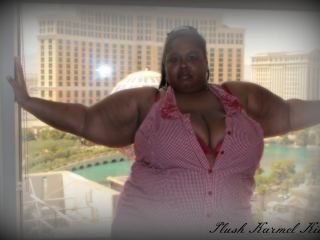 xPlushKarmelKittyx webcam girl as a performer. Gallery photo 2.