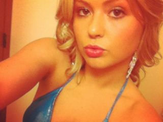 Indexed Webcam Grab of Sexyblond23