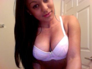 Indexed Webcam Grab of Chanel_90