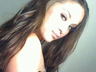 NicoleLove webcam girl as a performer. Gallery photo 2.