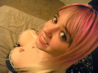 Indexed Webcam Grab of Miss_moxxi