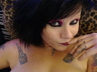 streamate Kitty_Fox webcam girl as a performer. Gallery photo 5.