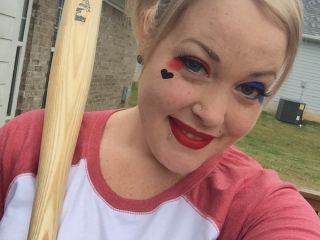SuzySirenXO webcam girl as a performer. Gallery photo 2.