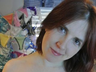 Courtnie webcam girl as a performer. Gallery photo 1.
