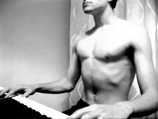 Indexed Webcam Grab of Nearlynakedpianist