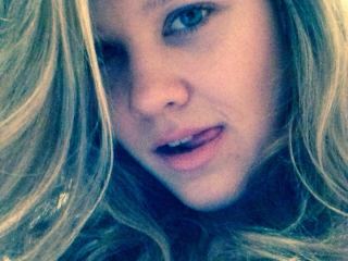 YourXtacy webcam girl as a performer. Gallery photo 1.