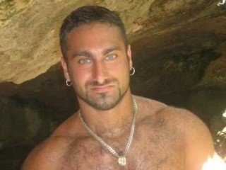 Indexed Webcam Grab of Hairy_muscle_mike