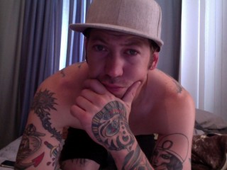 Indexed Webcam Grab of Tattoocollectingmfer