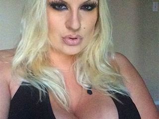 Indexed Webcam Grab of Eva_blonde