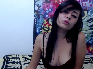 Indexed Webcam Grab of Lucy_kiss