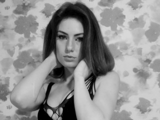 NicolLove webcam girl as a performer. Gallery photo 2.