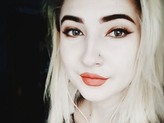 XNaughtyBlonde