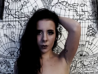 Indexed Webcam Grab of Piper_addams