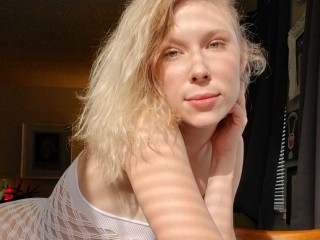 Indexed Webcam Grab of Blondietakes
