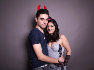 JoshAndAlexis webcam girl as a performer. Gallery photo 1.
