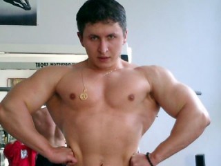 Indexed Webcam Grab of Awesome_muscle