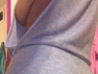 BombBellamei webcam girl as a performer. Gallery photo 1.