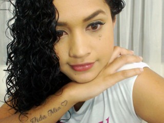 Indexed Webcam Grab of Sexy_curls_