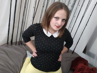 JulietSummer webcam girl as a performer. Gallery photo 1.