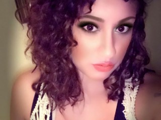 RosalindaJones webcam girl as a performer. Gallery photo 1.