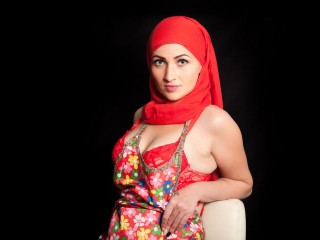 Daleyla webcam girl as a performer. Gallery photo 2.