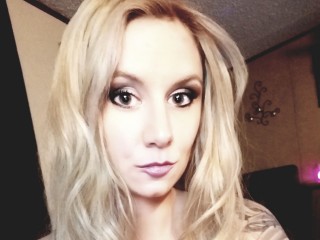 BambieBaby webcam girl as a performer. Gallery photo 1.