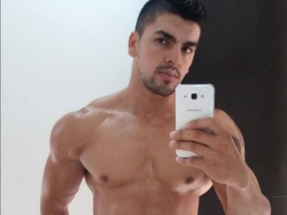Indexed Webcam Grab of Dominic_muscle