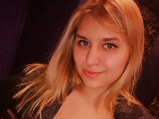 LucyJuciy webcam girl as a performer. Gallery photo 1.