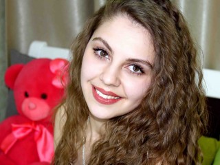 CurlyAlisia