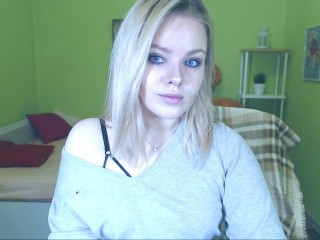 Indexed Webcam Grab of Xbella_blondie