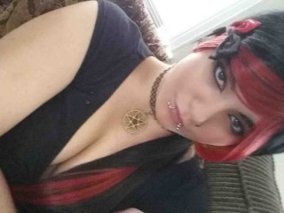 Indexed Webcam Grab of Sexycurvycosplayer
