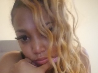 Tiffanyhawt webcam girl as a performer. Gallery photo 1.