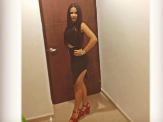Roxanne_Lowe