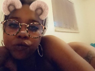 Luxury773 webcam girl as a performer. Gallery photo 5.